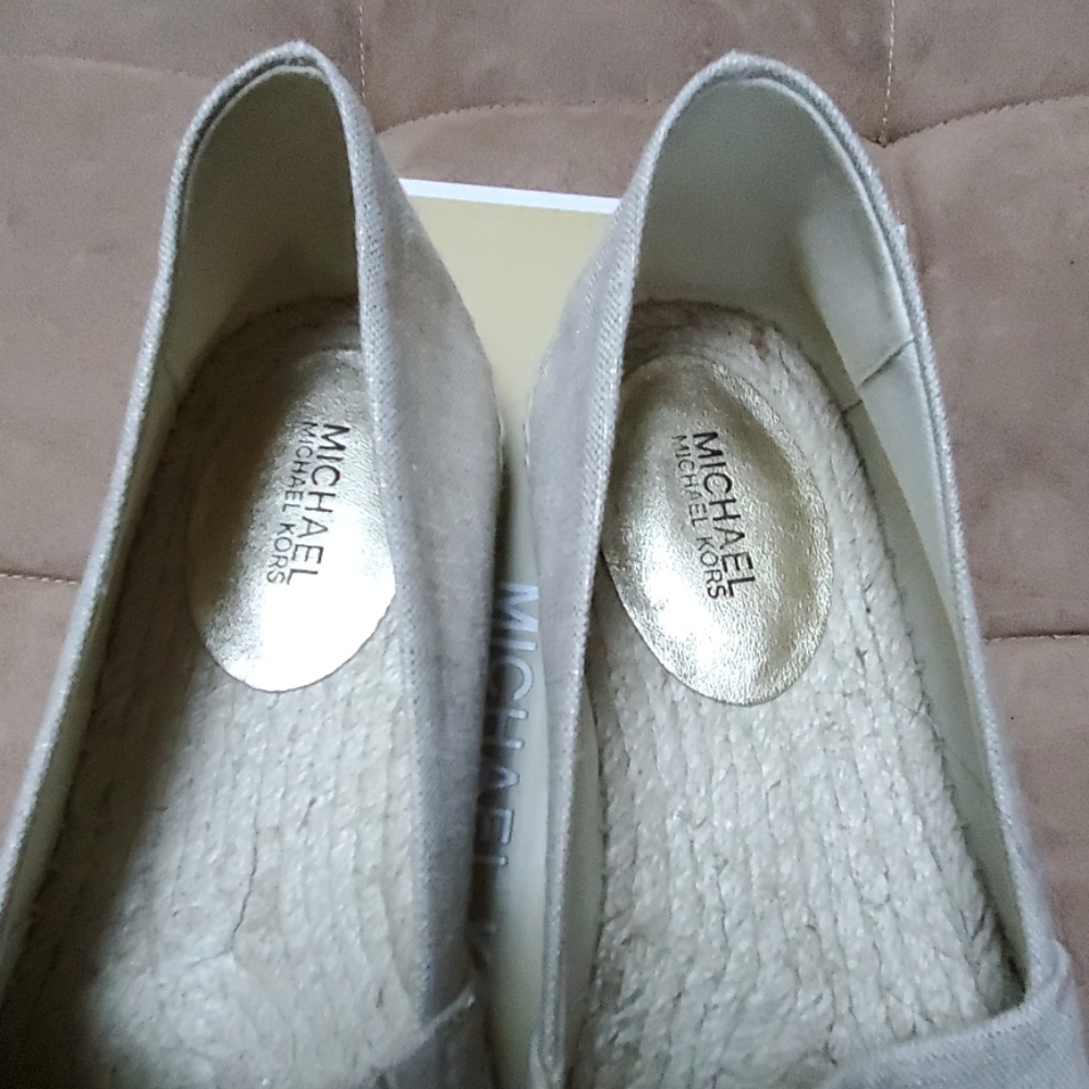 Shoes - Picture 5 of 6